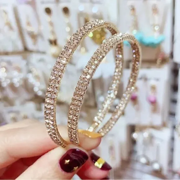 💕 Sparkling & stunning rhinestone goldtone hoops 💕 - Picture 5 of 7